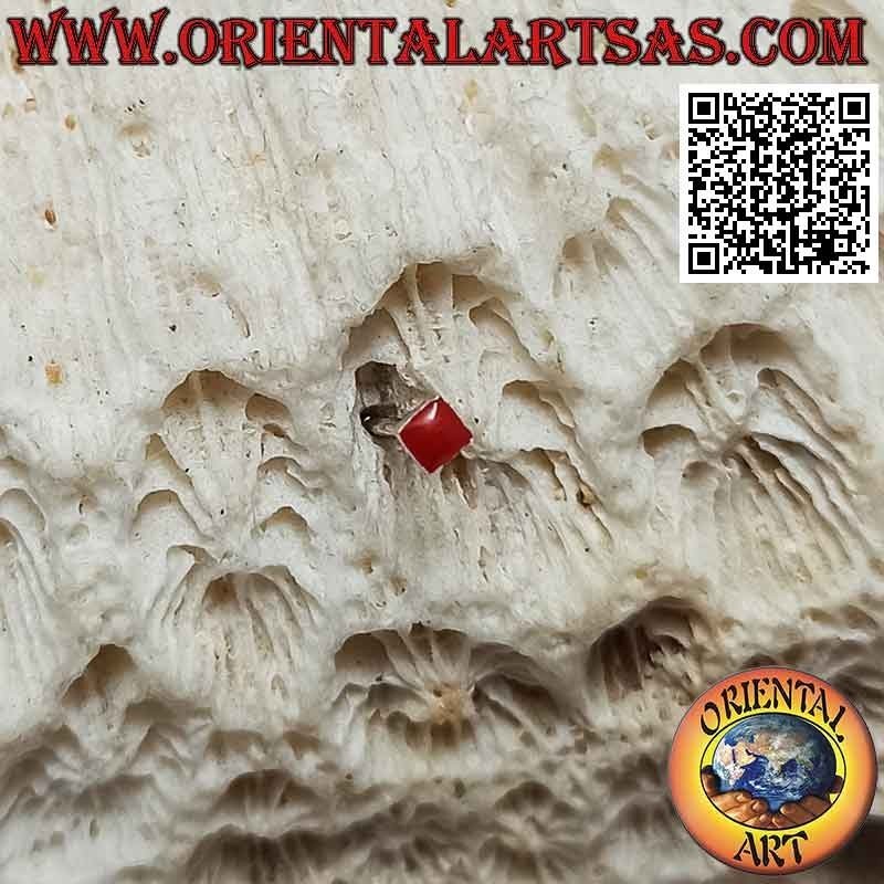 Mini boucle d'oreille / clou de nez en argent, carré agate (2 mm)