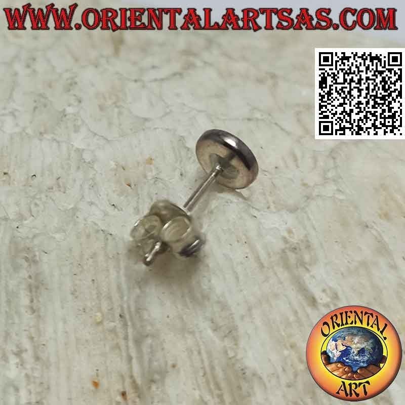 Mini boucle d'oreille en argent, le coeur rouge sur fond blanc dans le cercle