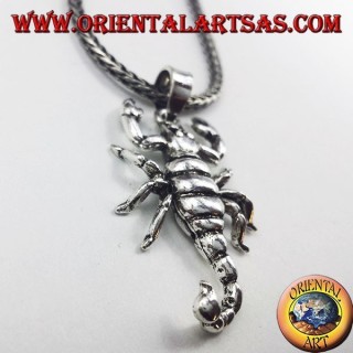 Anhänger aus 925er Sterlingsilber mit einer dreidimensionalen Skorpion-Skulptur und beweglichem Schwanz.