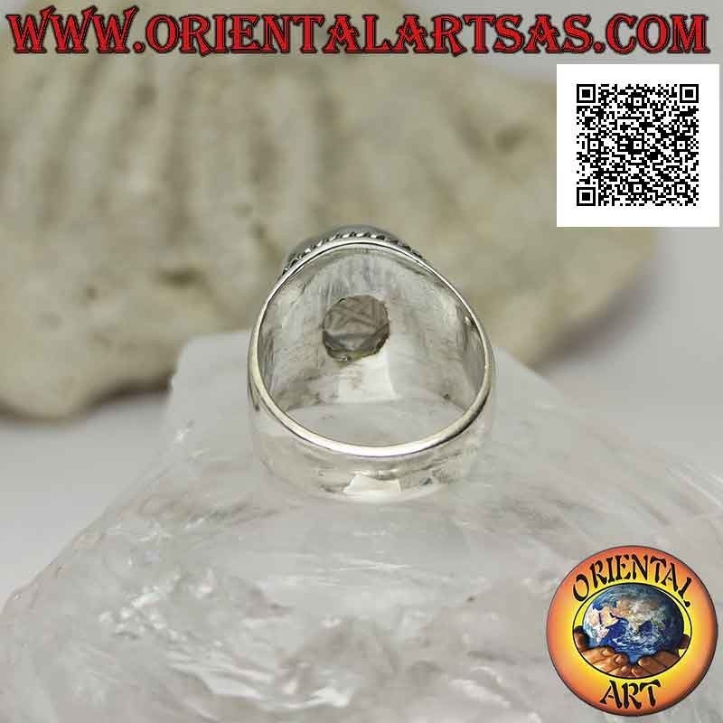 Anillo de plata con mandala Sri Yantra grabado en cristal de roca redondo