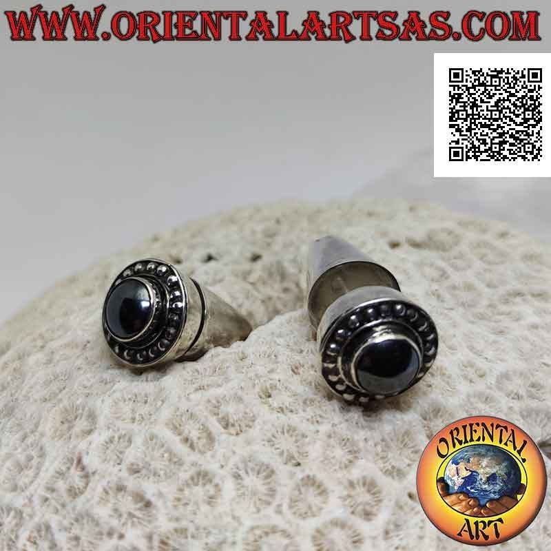 Pendientes de plata tradicionales balineses con hematita redonda rodeada de tachuelas