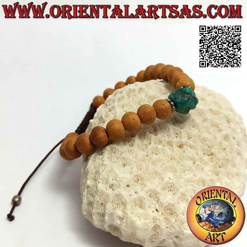 Mālā Armband aus 8 mm Perlen. Sandelholz und zentrales Türkis (verstellbar)