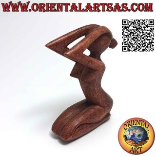 Skulptur "die verzweifelte Frau" im abstrakten Stil aus Suarholz, 10 cm