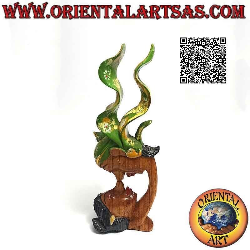 Scultura del bacio tra due amanti orientali con velo di profilo in legno di suar da 20 cm dipinta