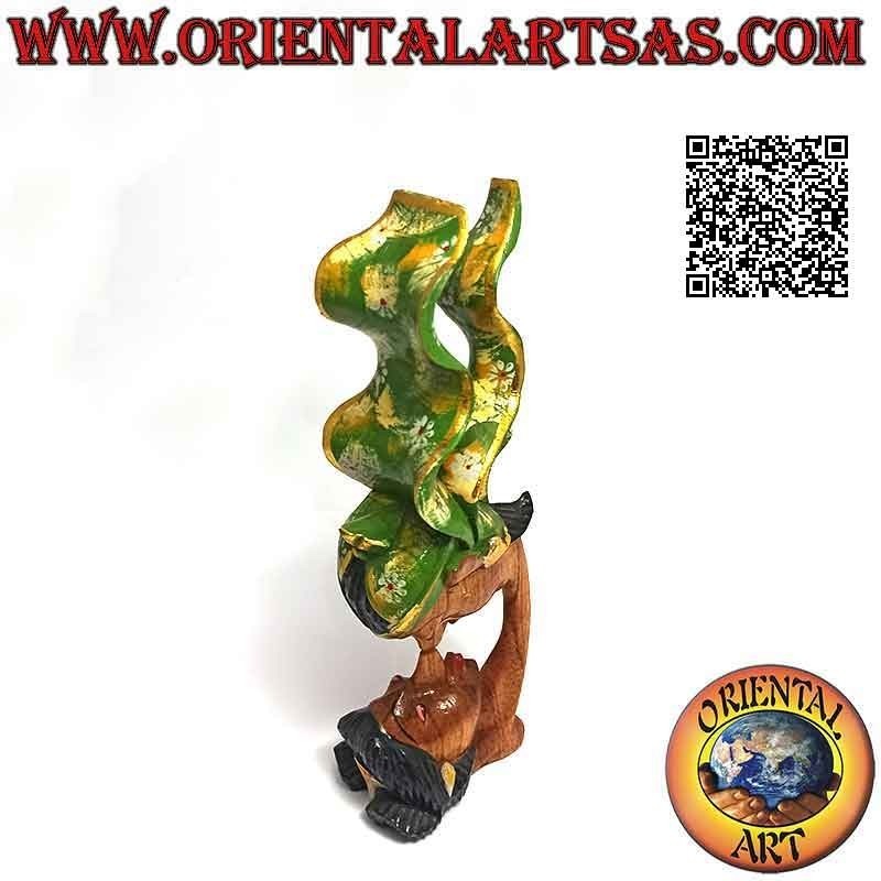 Escultura del beso entre dos amantes orientales con velo de perfil en madera de suar pintada de 20 cm