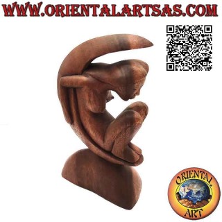 Escultura de estilo abstracto "la mujer en la luna" en madera de suar, 22 cm
