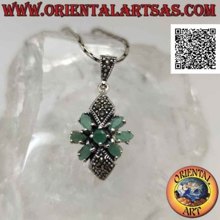 Ciondolo in argento con smeraldo tondo in una stella di smeraldi ovali naturali e due rombi di marcassite