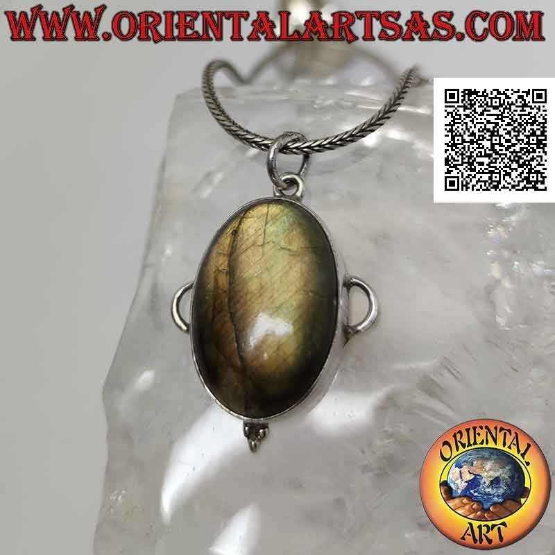 Silberanhänger mit großem ovalen Cabochon-Labradorit, perforiertem Halbkreis an den Seiten und Kugeltrio unten