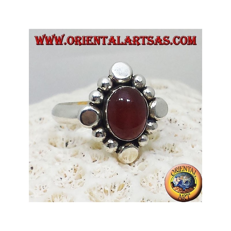 Anello in argento con corniola ovale a cabochon