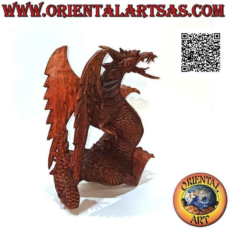 Escultura de dragón alado andante tallada a mano en madera de suar de 27 cm