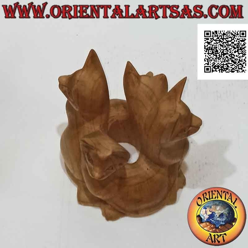 Escultura la familia de los gatos en un círculo de madera de balsa de 15 cm.