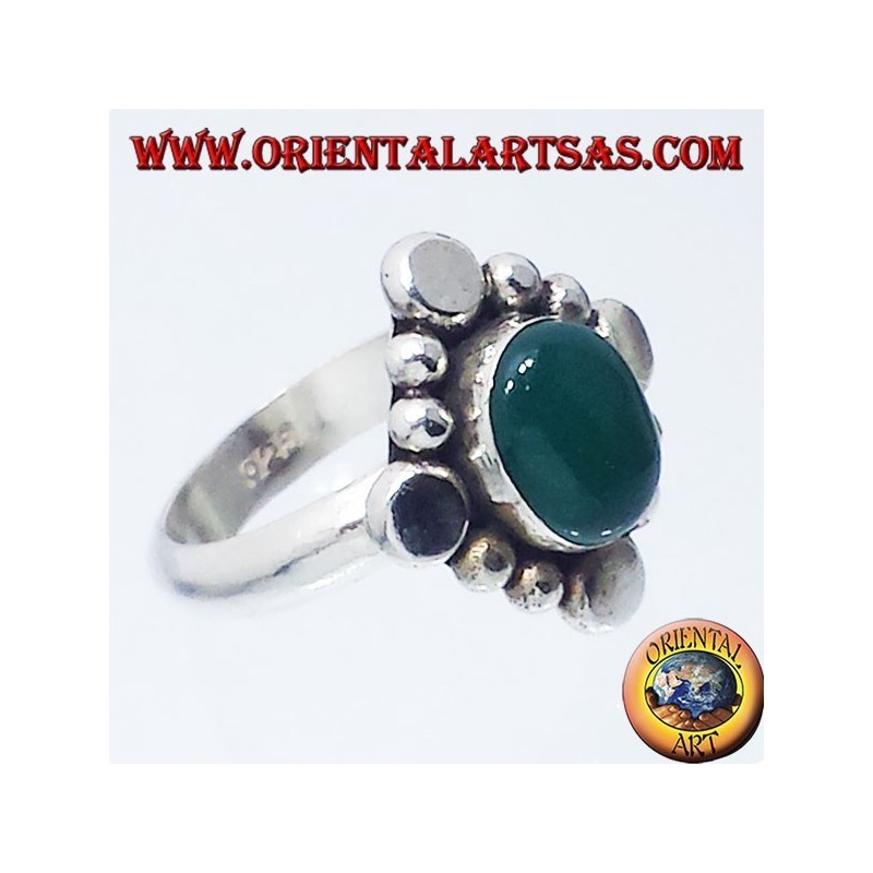 Anillo de plata con cabujón de ágata verde ovalada