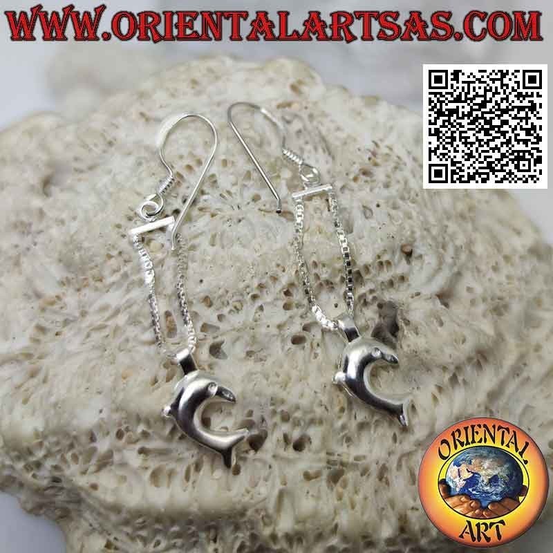 Orecchini in argento a monachella con catenella a U e delfino pendente