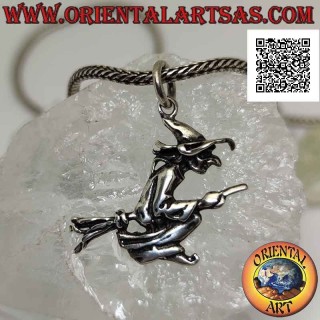 Colgante de plata, la bruja en una escoba voladora de perfil (grande)