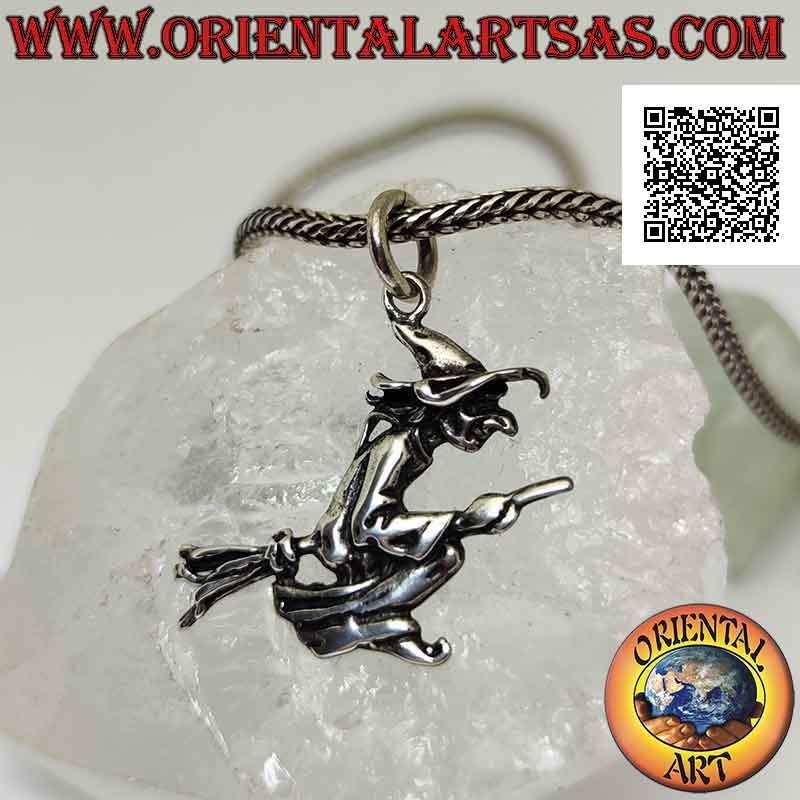 Pendentif en argent, la sorcière sur un balai volant de profil (grand)