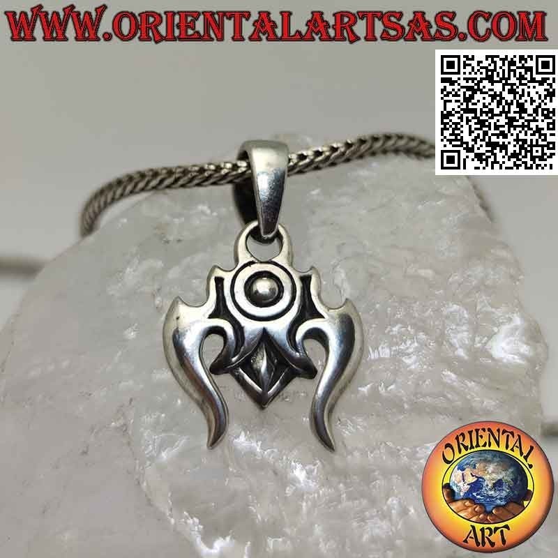 Pendentif en argent en forme de cornes de taureau avec un cabochon central en grenat rond