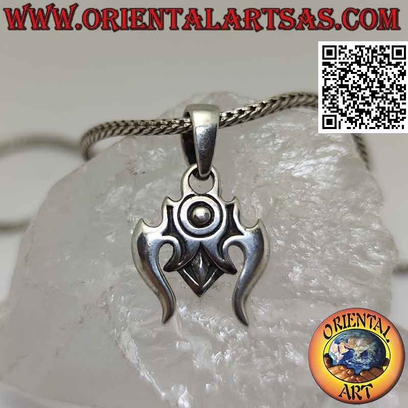 Ciondolo in argento a forma di corna di toro con granato tondo cabochon centrale