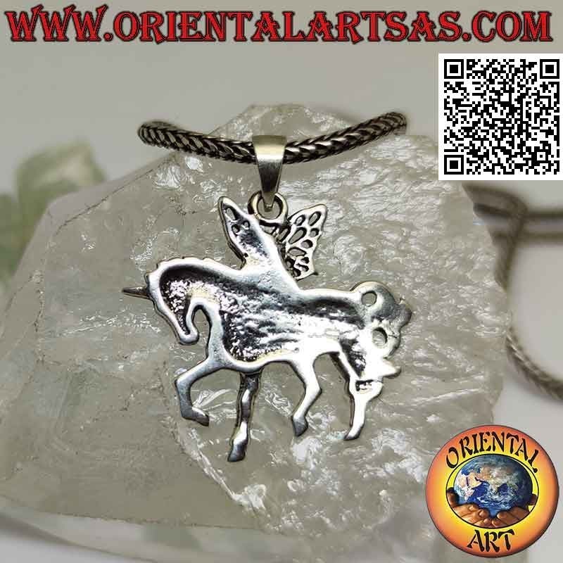 Pendentif en argent, la fée sur la licorne