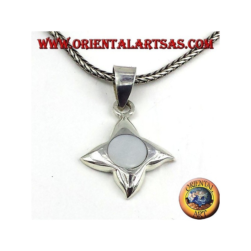 pendentif en argent avec nacre avec quatre points