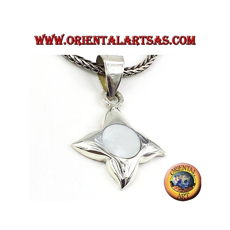 pendentif en argent avec nacre avec quatre points