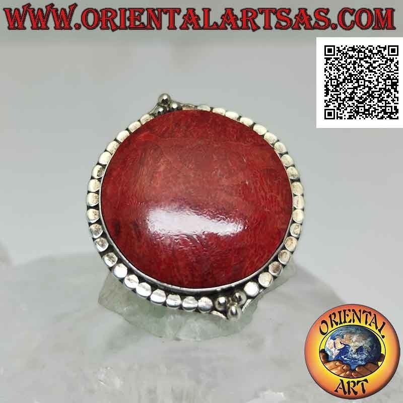 Bague en argent avec madrepora rouge ronde (corail) entourée de clous et trio de boules réglable