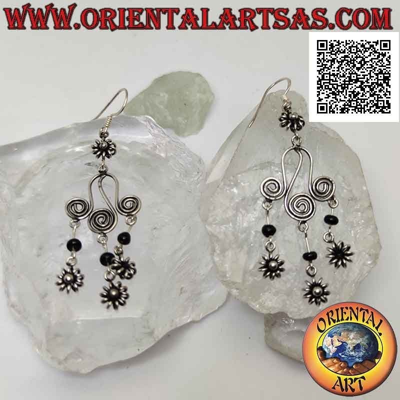 Pendientes de palanca de plata con flor y trío de espirales, esfera de ónix y flores colgantes