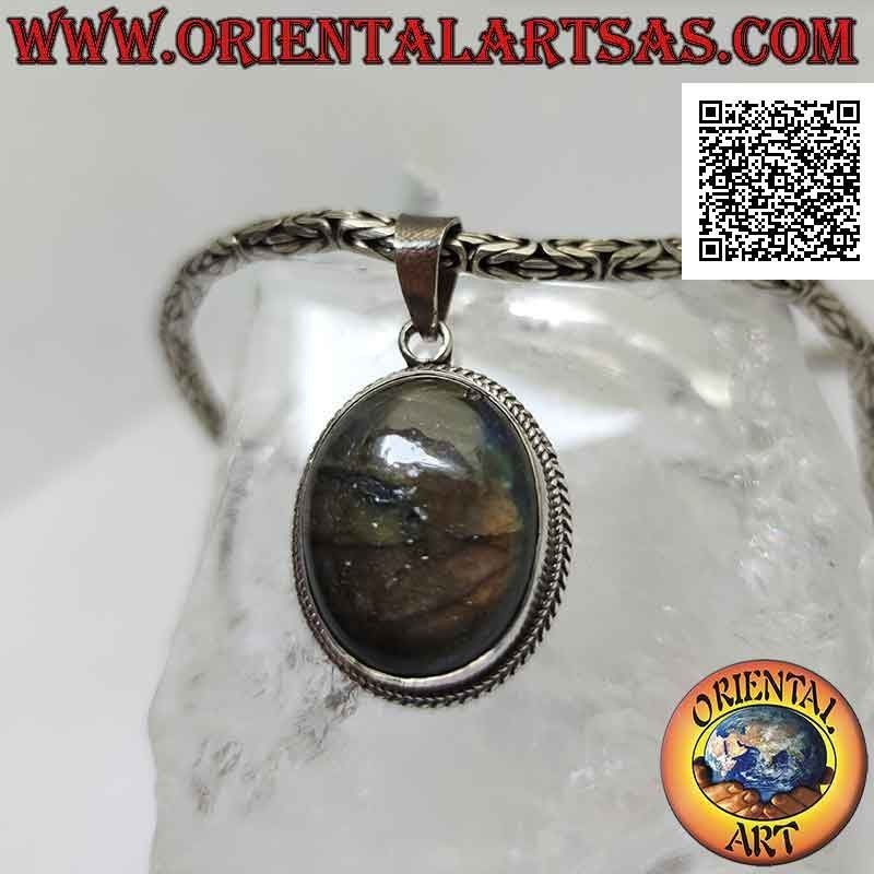 Silver pendant with large oval cabochon labradorite surrounded by weaving (b)