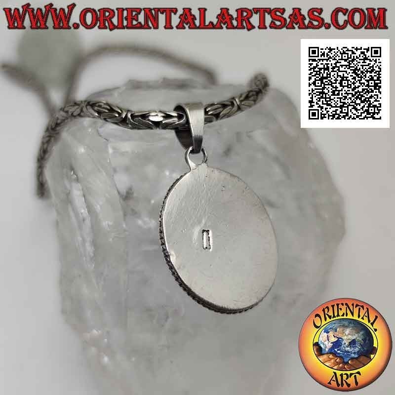 Silver pendant with large oval cabochon labradorite surrounded by weaving (b)