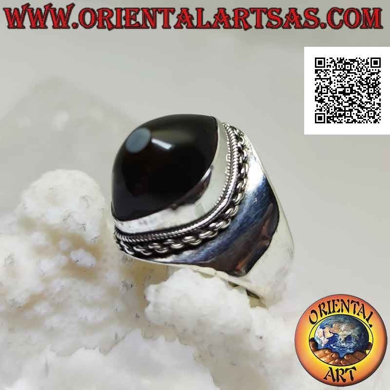 Silver ring with black Shiva's eye agate in shuttle and chain edge on smooth setting (g)