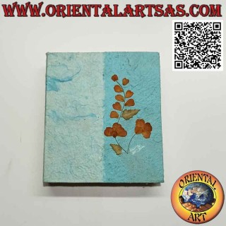 Photo album in light blue rice paper with decoration of petals, 20 cm