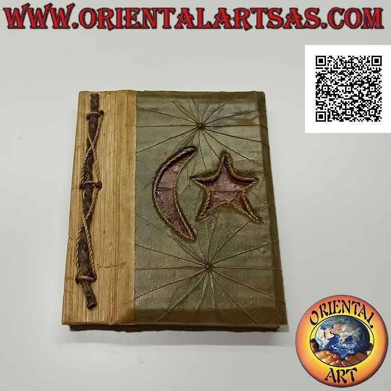 Carnet en papier naturel avec feuilles et écorce séchées, lune et étoile (16 x 13)