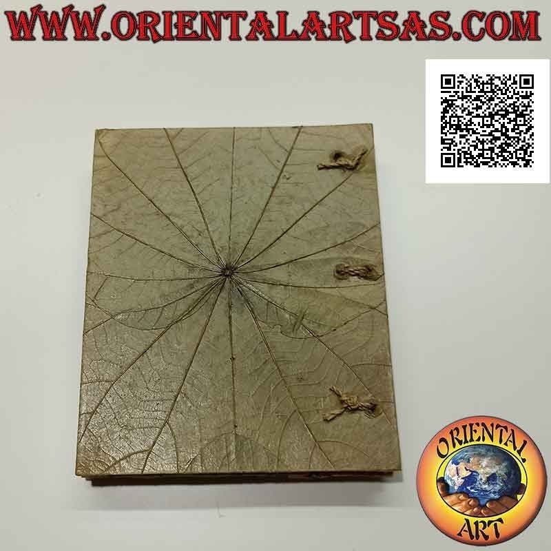 Taccuino quaderno in carta naturale e foglie e cortecce essiccate, luna e stella (16 x 13)