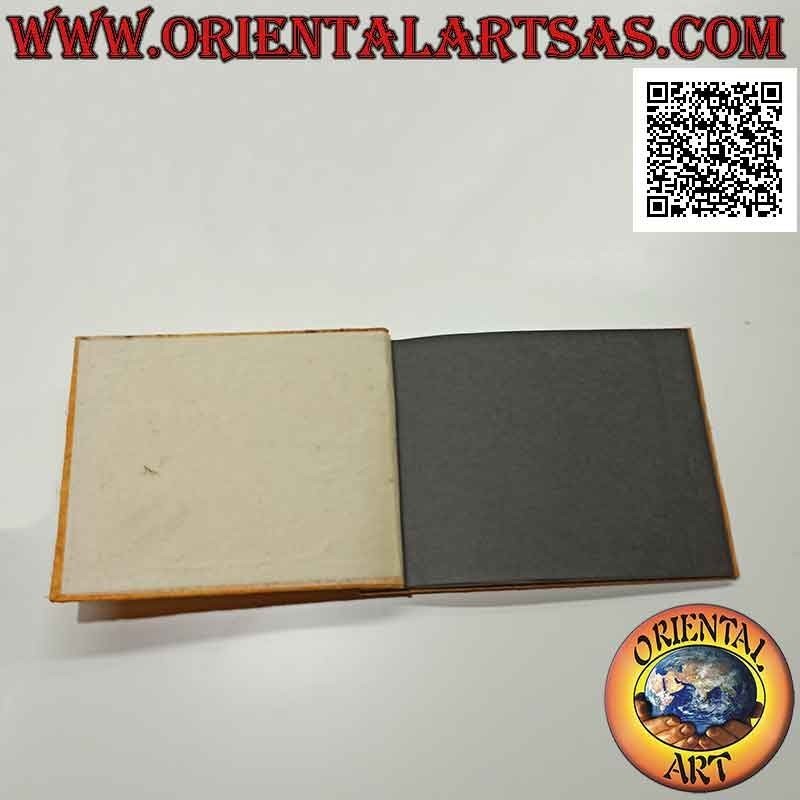 Horizontal photo album in Nepalese rice paper and black sheets, (18 x 25 cm)