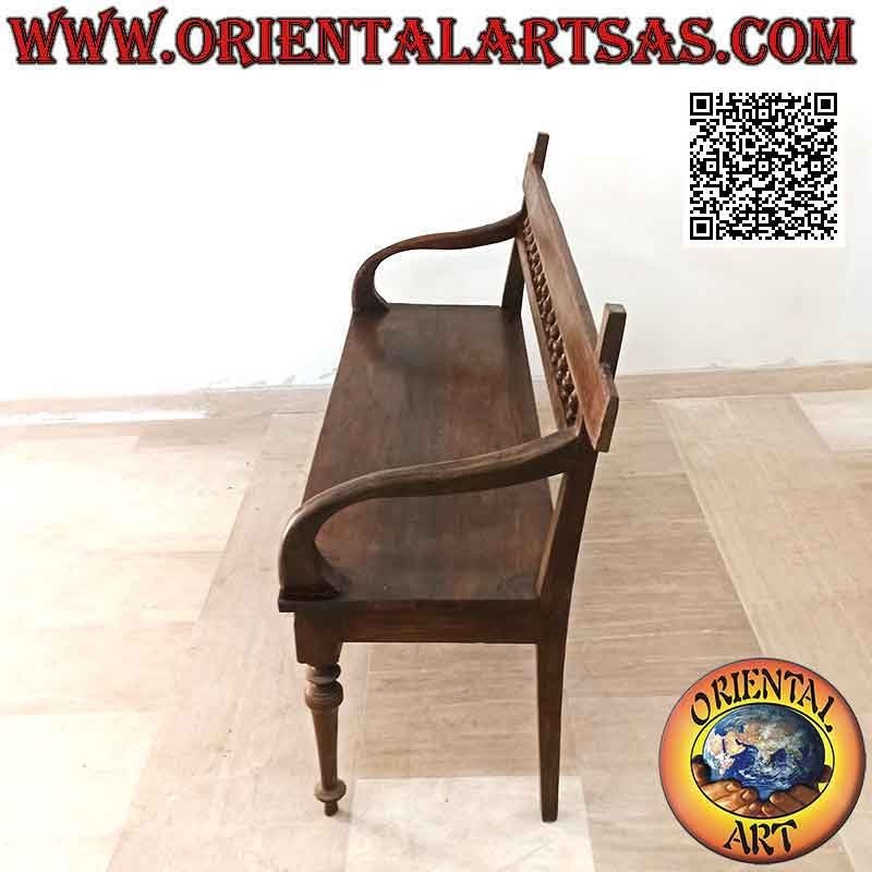 Panca a tre posti con schienale a colonnine realizzata a mano in legno antico di teak