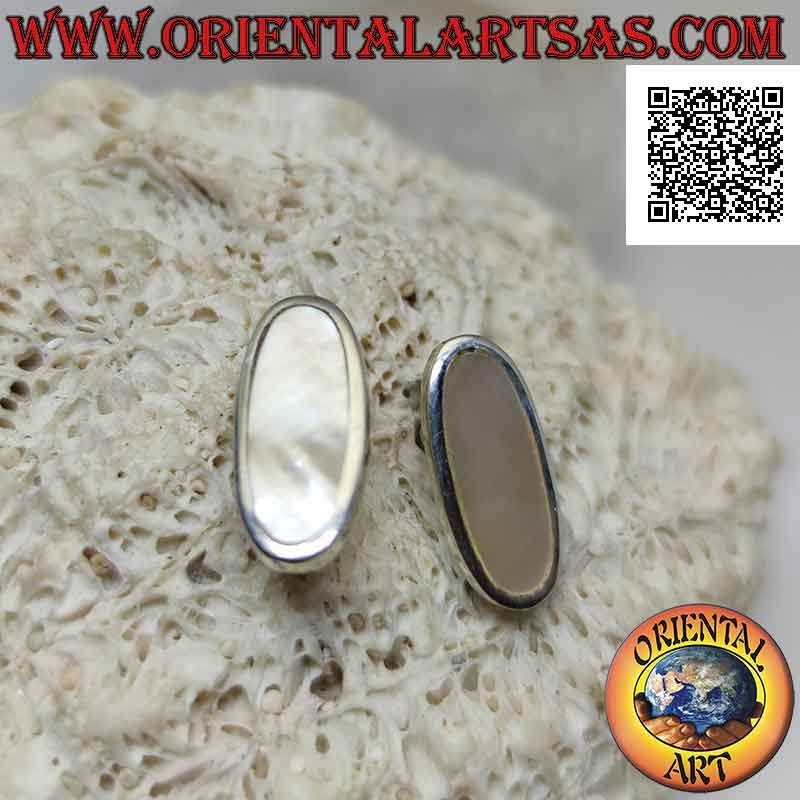 Pendientes lóbulos de plata con nácar plano ovalado con borde liso