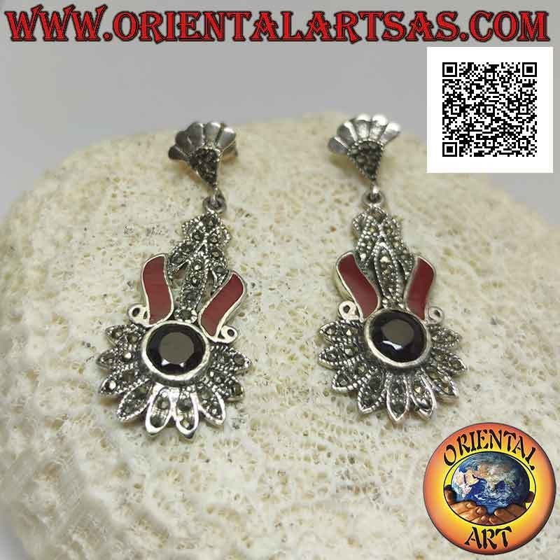 Pendientes de plata tachonados con marcasita con granate redondo facetado y bandas de cornalina