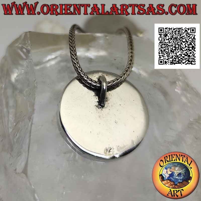 Colgante de plata, medallón celta con combinación de triquetra tris en bajorrelieve