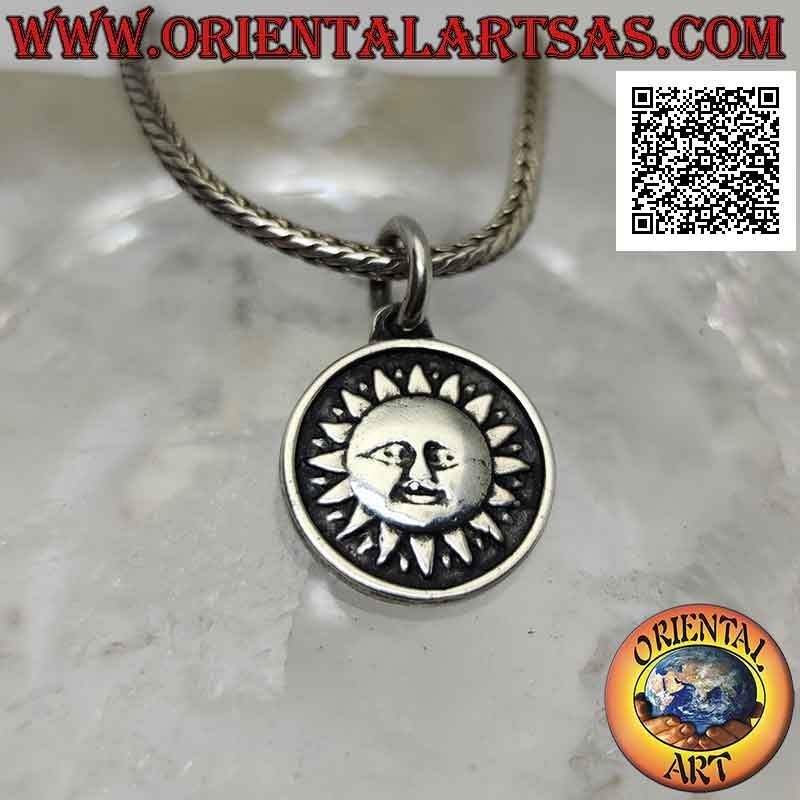Pendentif en argent, médaille ronde double face avec soleil d'un côté et lune et étoiles de l'autre