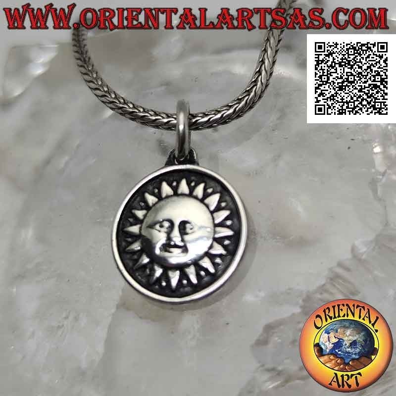 Pendentif en argent, médaille ronde double face avec soleil d'un côté et lune et étoiles de l'autre