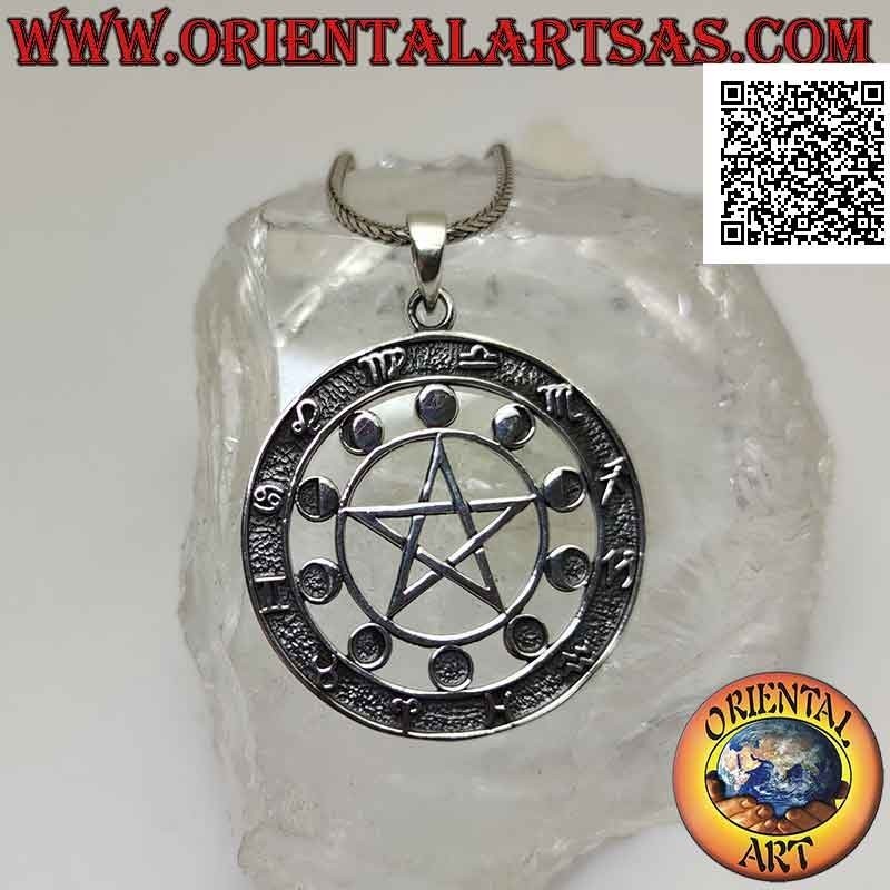 Colgante de plata, el pentáculo astrológico (pentáculo rodeado de fases lunares y símbolos del zodíaco)
