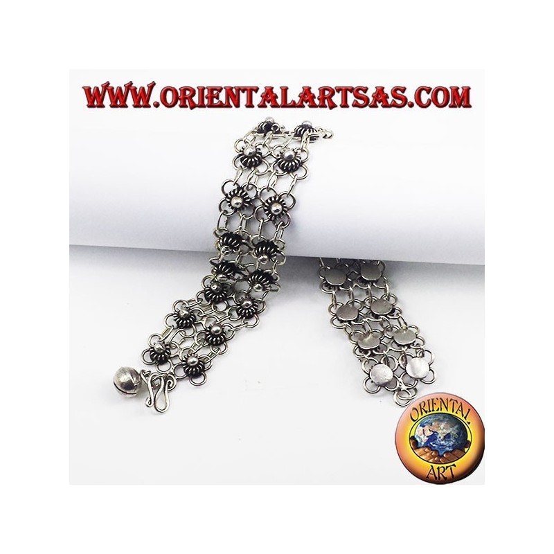 Silver bracelet with two flowers file
