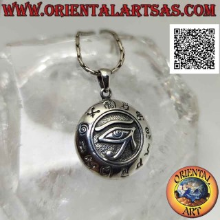 Silberanhänger, runde Medaille mit Auge des Ra / Horus im Flachrelief umgeben von Hieroglyphen (21 mm Ø)