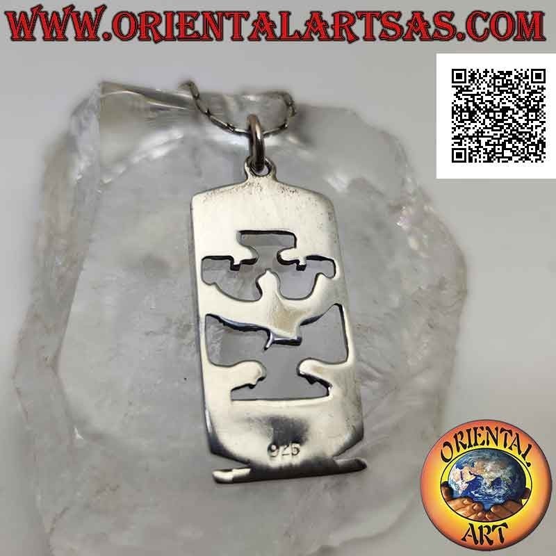 Ciondolo in argento, targhetta traforata con Iside, croce ankh, occhio di Horus e geroglifici