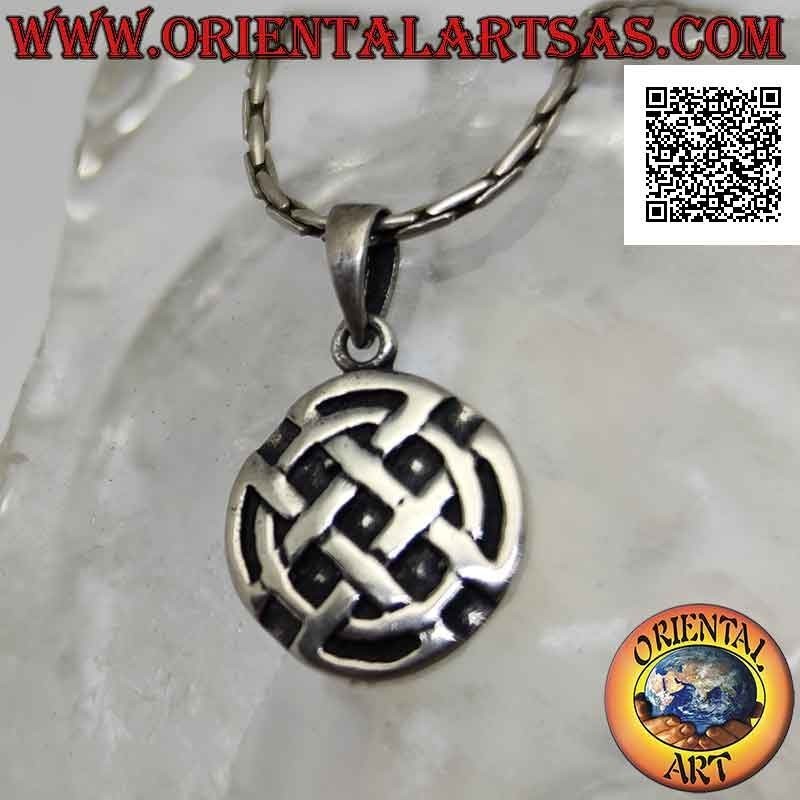 Colgante de plata, escudo con nudo celta para protección contra los malos espíritus