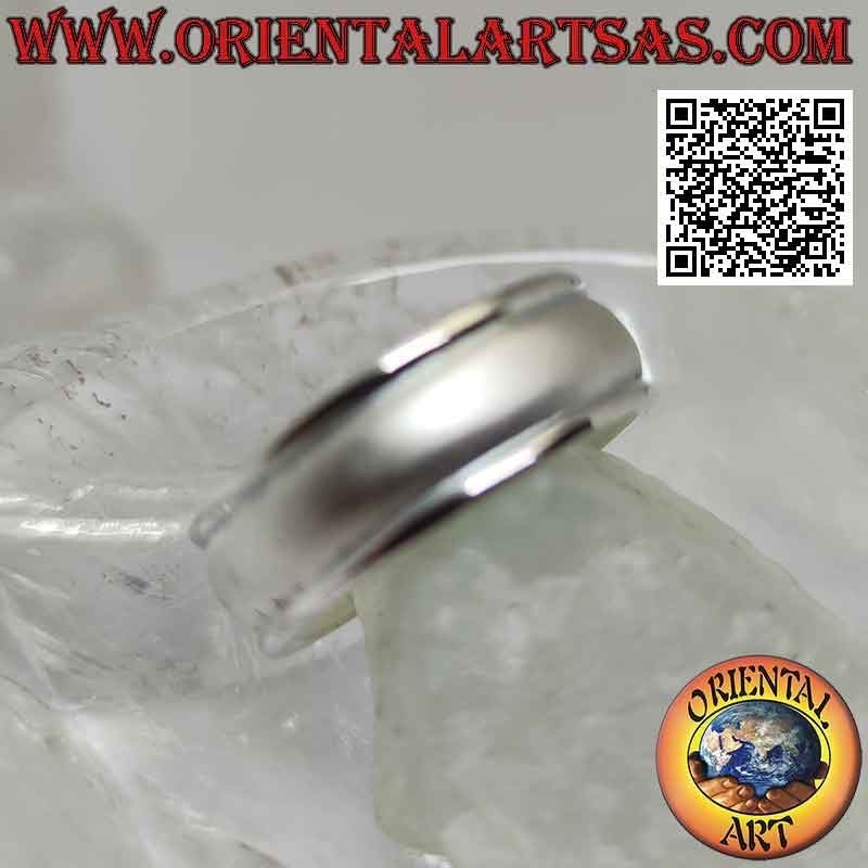 Anello in argento a fascia bombata con parte centrale satinata