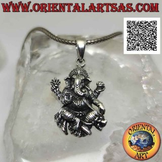 Colgante de plata, estatua de Ganesha o Ganesh (dios elefante) en la posición del Lalitasana.