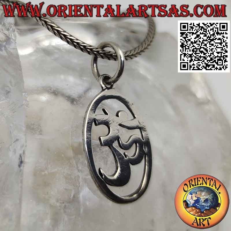 Ciondolo in argento, mantra induista ॐ om nell'ovale liscio e piatto