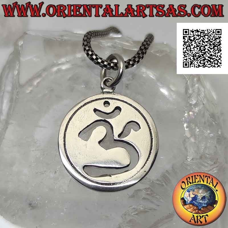 Colgante de plata, medalla redonda grande con mantra hindú calado ॐ om