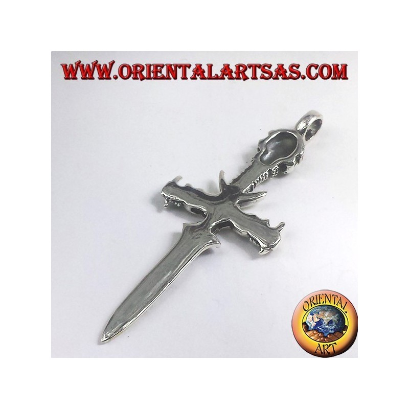 colgante de plata, espada con el cráneo