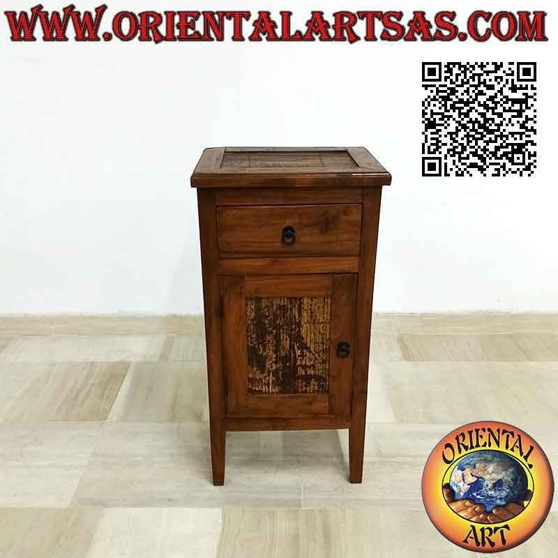 Mesita de noche con cajón y puerta de dos estantes en madera de teca y bambú